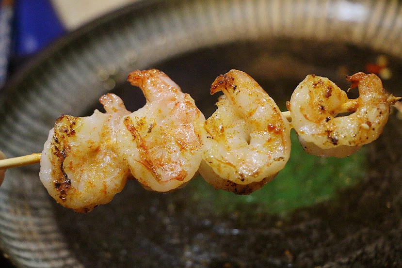 盐烤虾仁串  虾仁吃起来很有弹性 第一次盐烤虾仁也可以那麼好吃呢