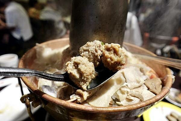 台北市大安區台北大安區永康商圈美食/2024永康東西軍-好店巡禮挖掘永康商圈特色/東門餃子館午餐+永業書店文具行逛多元玩