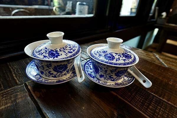 台北市大安區台北大安區永康商圈美食/2024永康東西軍-好店巡禮挖掘永康商圈特色/東門餃子館午餐+永業書店文具行逛多元玩