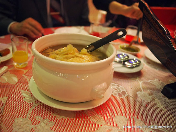 雅園新潮(總店)：【食記】台中雅園新潮婚宴會館@南屯 : 不同價位菜色比較!口味上有一定水準~婚宴,尾牙還是春酒應該都還不錯