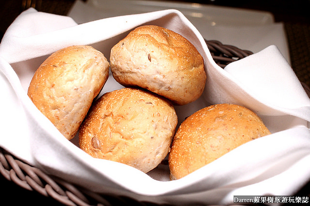 『台北美食餐廳推薦』WINE-derful葡萄酒餐廳★酒窖主題餐廳結合麵包烘焙坊的專業餐酒館/捷運行天宮站美食