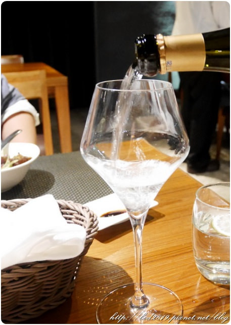 【台北中山】WINE-derful 旺得福葡萄酒餐廳－豐富藏酒餐廳！午間套餐380起，享受葡萄園間的小奢華(邀約)