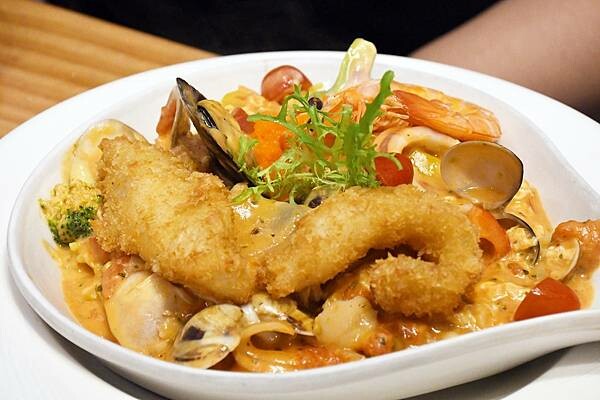 高雄義大利麵推薦「New House 文濱店，超值焗烤回憶殺！聚餐必訪首選