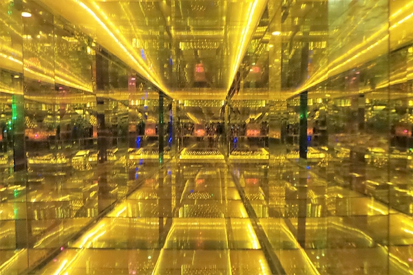 台灣玻璃館:【彰化鹿港景點】台灣玻璃館~必走遊黃金隧道,船型建築物,玻璃造景好吸睛