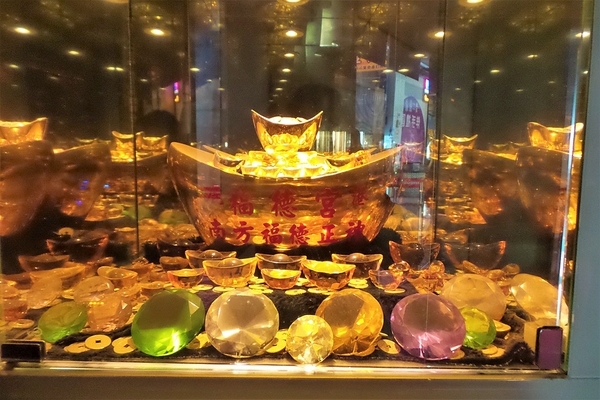 台灣玻璃館:【彰化鹿港景點】台灣玻璃館~必走遊黃金隧道,船型建築物,玻璃造景好吸睛