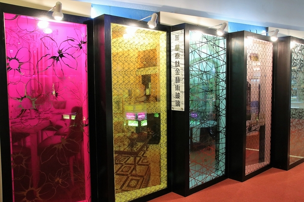 台灣玻璃館:【彰化鹿港景點】台灣玻璃館~必走遊黃金隧道,船型建築物,玻璃造景好吸睛