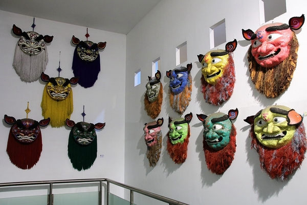 台灣玻璃館:【彰化鹿港景點】台灣玻璃館~必走遊黃金隧道,船型建築物,玻璃造景好吸睛