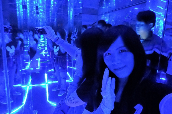 台灣玻璃館:【彰化鹿港景點】台灣玻璃館~必走遊黃金隧道,船型建築物,玻璃造景好吸睛