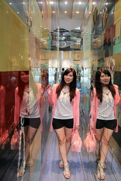 台灣玻璃館:【彰化鹿港景點】台灣玻璃館~必走遊黃金隧道,船型建築物,玻璃造景好吸睛