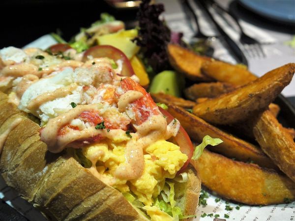 【台南市-中西區】舉杯邀友共享餐，同樂帝王蟹、邂逅波士頓、愛在紐約牛、情定洛杉磯，相約在『Bistro88義法餐酒館-台南小西門』的早午餐❤(ӦｖӦ｡)