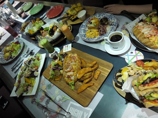 【台南市-中西區】舉杯邀友共享餐，同樂帝王蟹、邂逅波士頓、愛在紐約牛、情定洛杉磯，相約在『Bistro88義法餐酒館-台南小西門』的早午餐❤(ӦｖӦ｡)