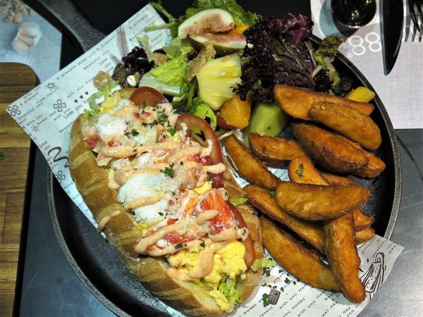 【台南市-中西區】舉杯邀友共享餐，同樂帝王蟹、邂逅波士頓、愛在紐約牛、情定洛杉磯，相約在『Bistro88義法餐酒館-台南小西門』的早午餐❤(ӦｖӦ｡)