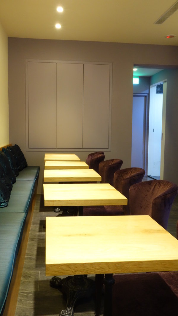 忠孝新生站。閃電泡芙。1789 Café by Cyrille Courant。必點焦糖鹹奶油閃電泡芙。絕對讓你念念不忘呀!