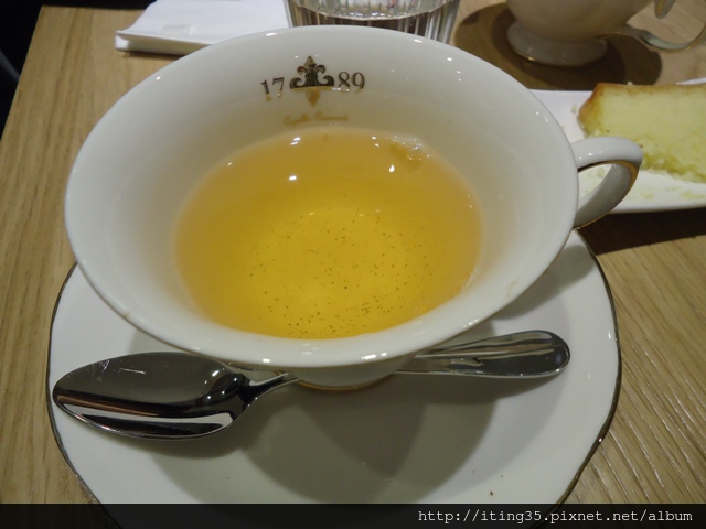 【中正區】被來自法國的閃電泡芙閃到~1789 Café, by Cyrille Courant