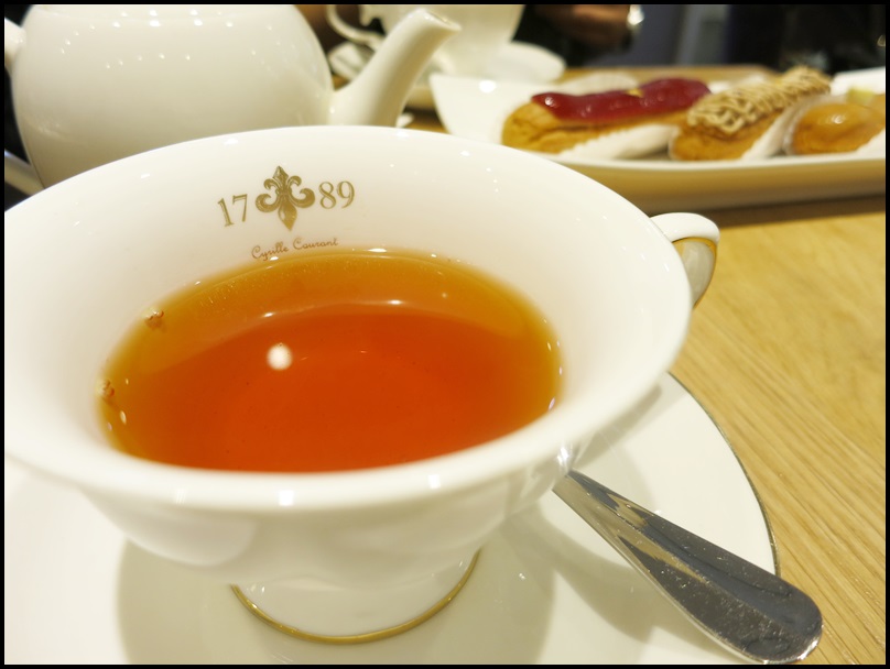 [ 忠孝新生站、仁愛新生路口美食下午茶 ] 1789 Café, by Cyrille Courant～絢麗又美味的閃電泡芙，還有帥哥甜點師傅