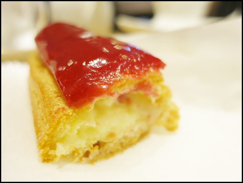 [ 忠孝新生站、仁愛新生路口美食下午茶 ] 1789 Café, by Cyrille Courant～絢麗又美味的閃電泡芙，還有帥哥甜點師傅