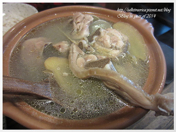 『呷』「臨江街夜市」☆龍涎居☆ 暖心補身的麻油雞湯