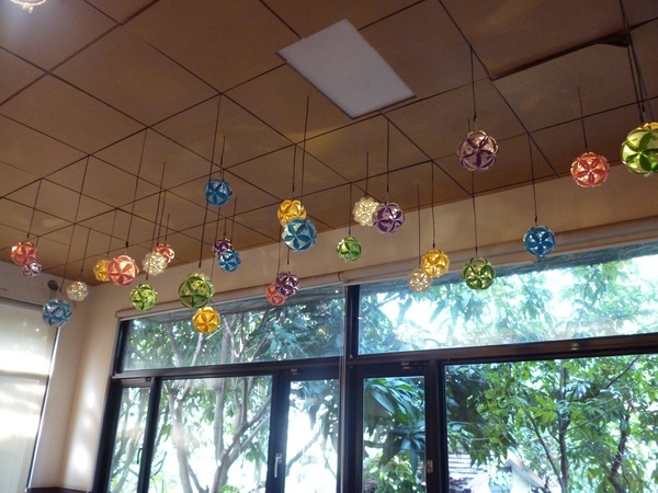 紙箱王主題餐廳:巧奪天工之所在---紙箱王主題餐廳 紙箱王主題餐廳:巧奪天工之所在---紙箱王主題餐廳