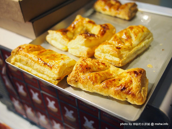 樂可芙luckfoot：【食記】台中Luckfoot 樂可芙焦糖蘭姆蘋果派@西屯東海夜市捷運BRT東海別墅 : 微甜不膩的東海美食,真材實料的手工現作甜點,午茶時段的小確幸!