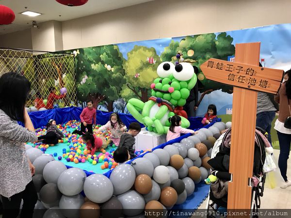 童話森林氣球展就在站前三越