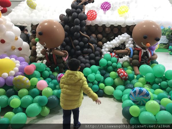 童話森林氣球展就在站前三越