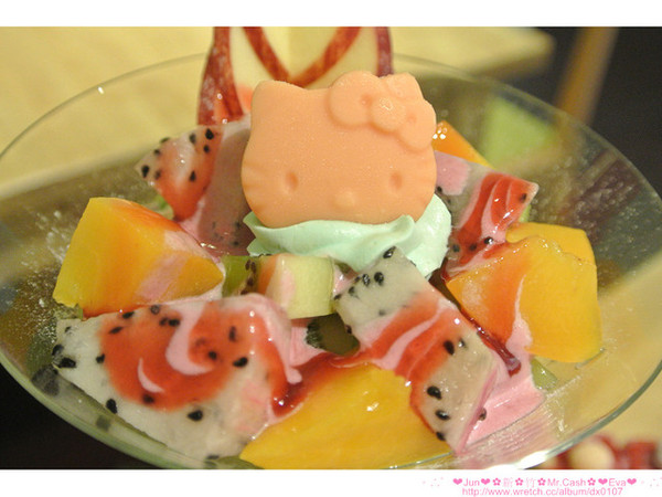 Mr. cash：【食記】oO。。新竹　Mr.Cash蜜糖吐司　什麼？！蜜糖吐司也不忘了Candy Crush，超可愛的kitty蜜糖吐司，大家吃過了嘛？！而且還有可愛的拉花kitty咖啡喲～。o○。