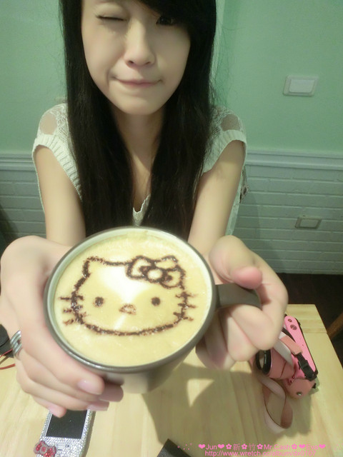 Mr. cash：【食記】oO。。新竹　Mr.Cash蜜糖吐司　什麼？！蜜糖吐司也不忘了Candy Crush，超可愛的kitty蜜糖吐司，大家吃過了嘛？！而且還有可愛的拉花kitty咖啡喲～。o○。