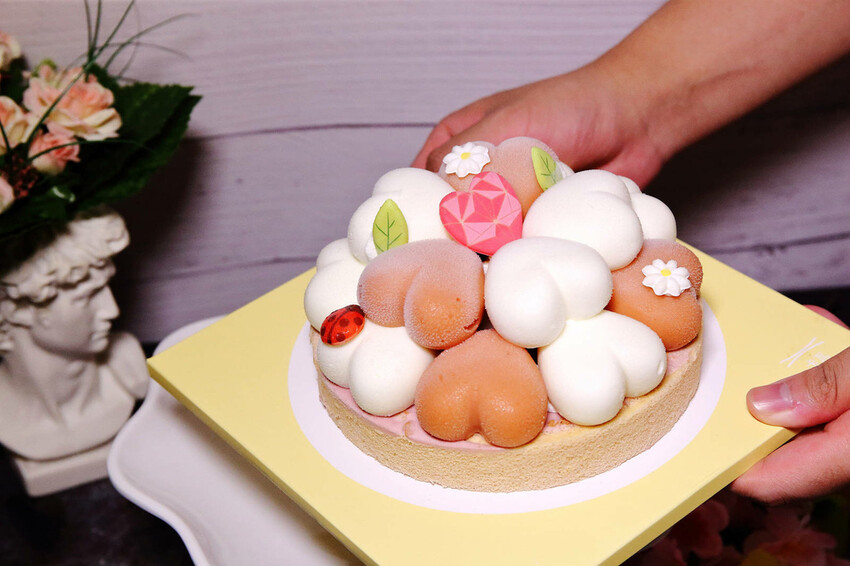 永和冰淇淋蛋糕推薦！卡瓦義式冰淇淋蛋糕，繽紛的水果球，最不一