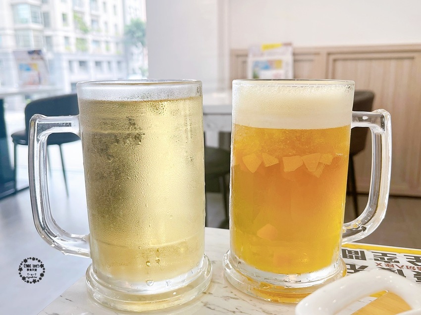 NU PASTA 義大利麵 台中崇德店，台中豪華雙人套餐588元，開胃菜、主餐、湯品、飲品、甜點一次擁有超划算，2D黑白漫畫風餐廳就在這家