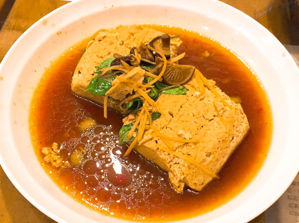 【南機場夜市】臭老闆現蒸臭豆腐 二店│巷弄人氣美食推薦