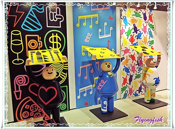 舉牌小人迎新Party:╭(′▽`)╯好康報你哉:萌翻囉~ 快來和舉牌小人開趴吧!! -「迎新Party:新光三越(台北站前店)」 舉牌小人迎新Party:╭(′▽`)╯好康報你哉:萌翻囉~ 快來和舉牌小人開趴吧!! -「迎新Party:新光三越(台北站前店)」