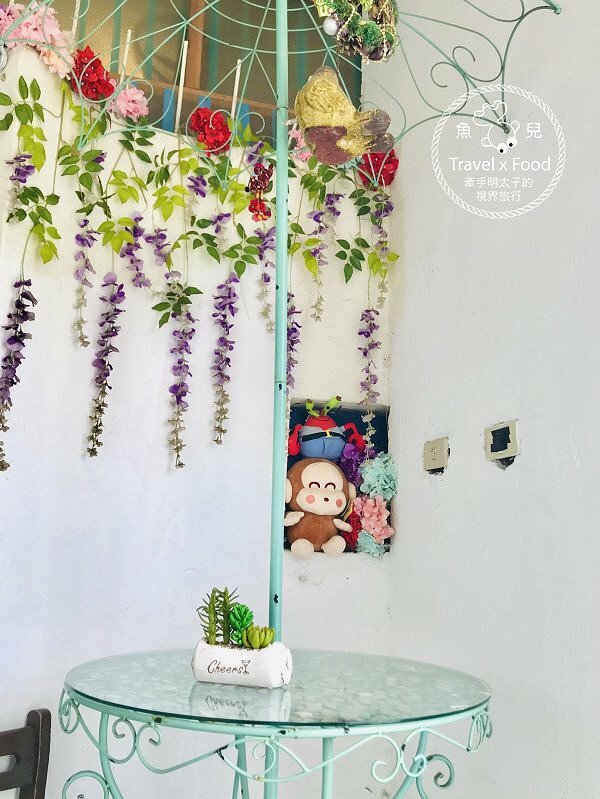 卡托米利庭園咖啡｜寬闊草地與兒童遊樂設施，帶(毛)孩子一起來海邊的白色城堡，擁抱浪漫希臘風情 @ 魚兒 x 牽手明太子的「視」界旅行