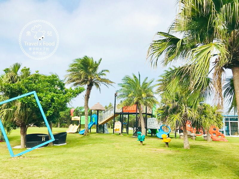 卡托米利庭園咖啡｜寬闊草地與兒童遊樂設施，帶(毛)孩子一起來海邊的白色城堡，擁抱浪漫希臘風情 @ 魚兒 x 牽手明太子的「視」界旅行