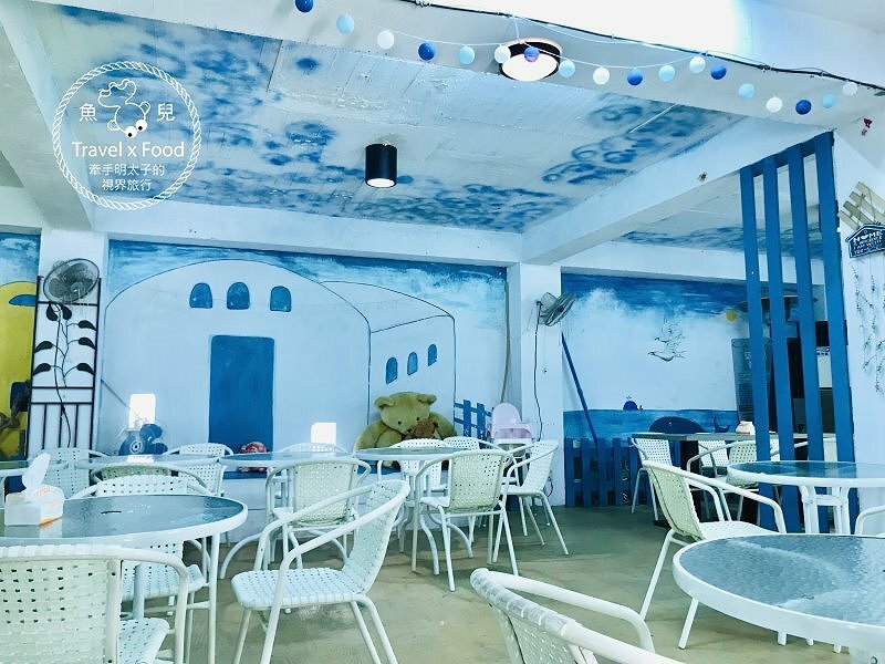 卡托米利庭園咖啡｜寬闊草地與兒童遊樂設施，帶(毛)孩子一起來海邊的白色城堡，擁抱浪漫希臘風情 @ 魚兒 x 牽手明太子的「視」界旅行