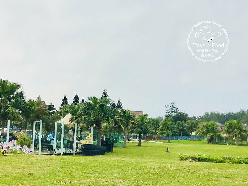 卡托米利庭園咖啡｜寬闊草地與兒童遊樂設施，帶(毛)孩子一起來海邊的白色城堡，擁抱浪漫希臘風情 @ 魚兒 x 牽手明太子的「視」界旅行
