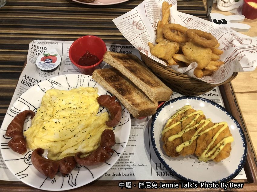 【中壢】「傑尼兔 Jennie Talk’s．高CP值&高人氣的早午餐（漢堡/大份量/手作飾品/興安一街/近元智大學)」