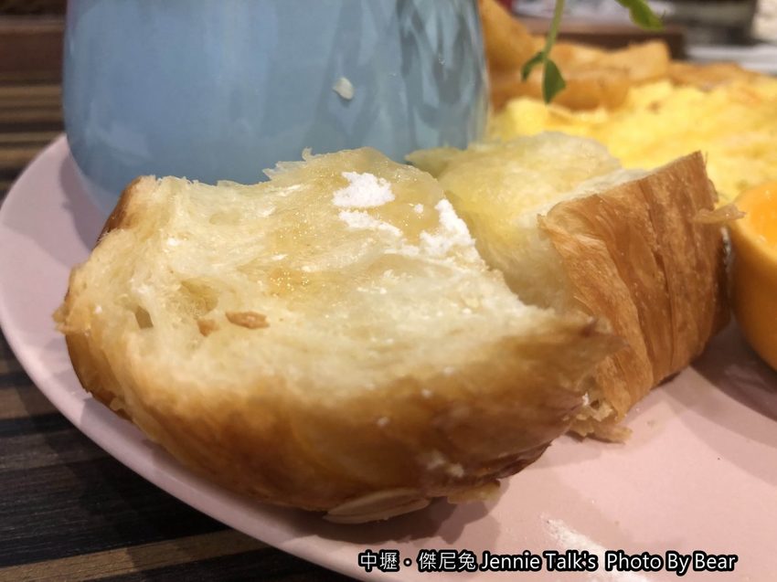 【中壢】「傑尼兔 Jennie Talk’s．高CP值&高人氣的早午餐（漢堡/大份量/手作飾品/興安一街/近元智大學)」