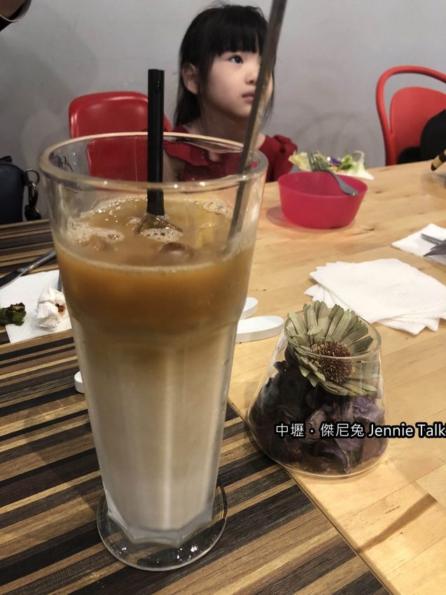 【中壢】「傑尼兔 Jennie Talk’s．高CP值&高人氣的早午餐（漢堡/大份量/手作飾品/興安一街/近元智大學)」