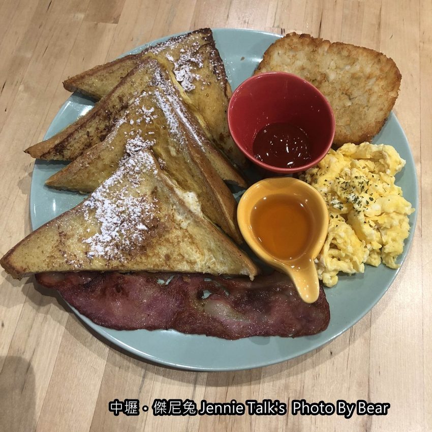 【中壢】「傑尼兔 Jennie Talk’s．高CP值&高人氣的早午餐（漢堡/大份量/手作飾品/興安一街/近元智大學)」