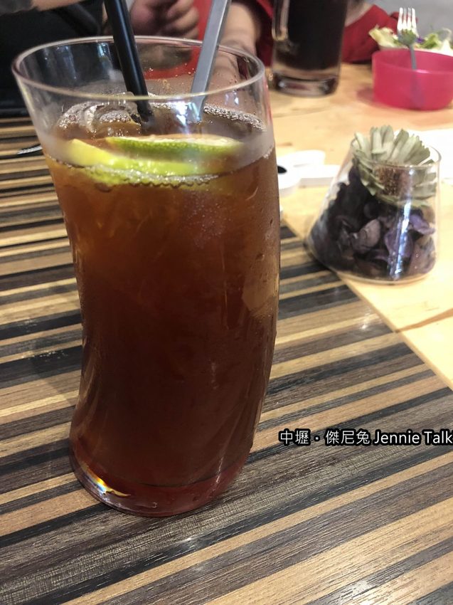 【中壢】「傑尼兔 Jennie Talk’s．高CP值&高人氣的早午餐（漢堡/大份量/手作飾品/興安一街/近元智大學)」