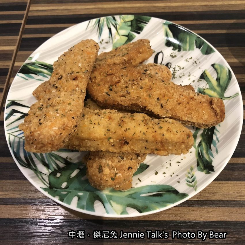 【中壢】「傑尼兔 Jennie Talk’s．高CP值&高人氣的早午餐（漢堡/大份量/手作飾品/興安一街/近元智大學)」