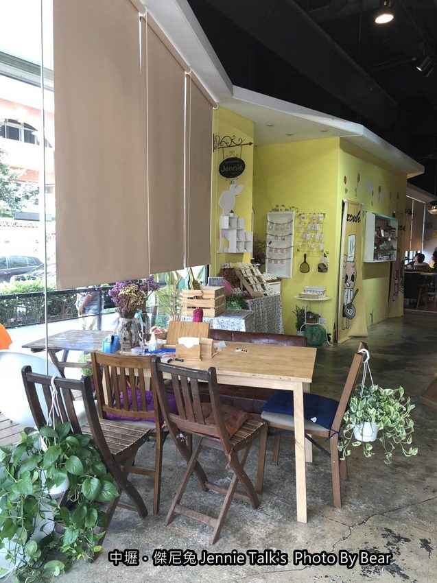 【中壢】「傑尼兔 Jennie Talk’s．高CP值&高人氣的早午餐（漢堡/大份量/手作飾品/興安一街/近元智大學)」