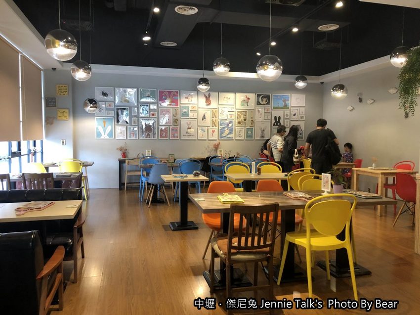 【中壢】「傑尼兔 Jennie Talk’s．高CP值&高人氣的早午餐（漢堡/大份量/手作飾品/興安一街/近元智大學)」