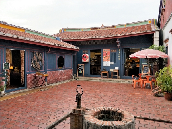 海山派樂地：【台南安平區景點】海山派樂地~安平劍獅外觀立體造型多變 汝有獅助求獅問卜