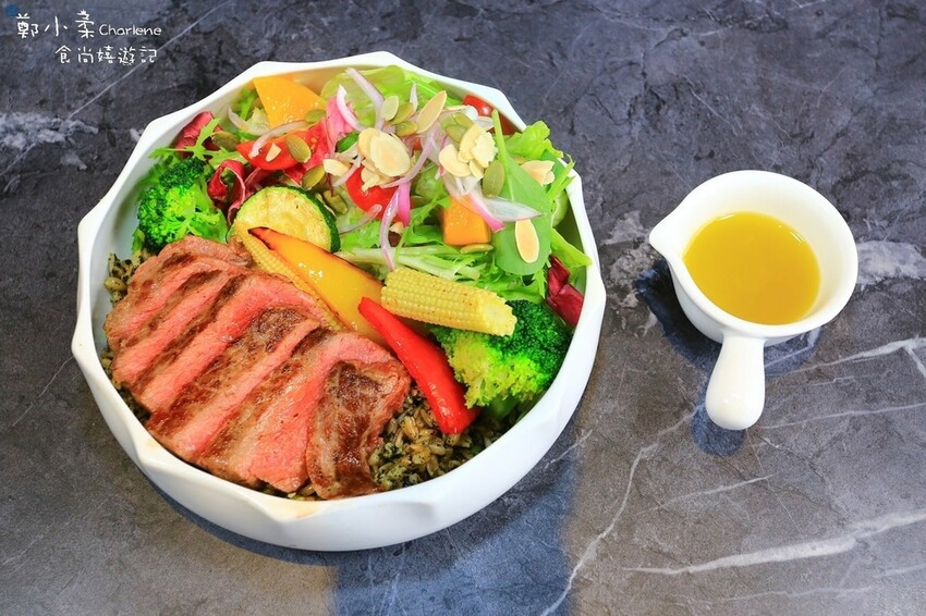 台中西屯|台中福華大飯店-一泊三食.Meets覓舍.海華樓|健身房.三溫暖.300坪戶外花園.戲水池.兒童遊戲空間|體