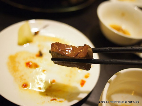 白川天然火鍋：【食記】台中白川養身天然火鍋@西屯逢甲夜市 : 聞到就噁心反胃…這樣賣1500會不會太誇張？!