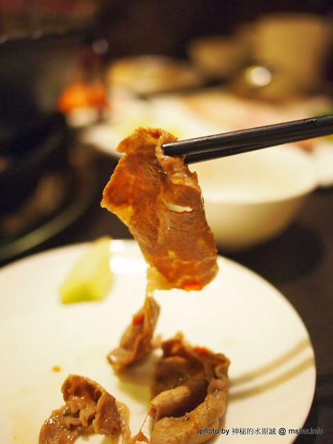 白川天然火鍋：【食記】台中白川養身天然火鍋@西屯逢甲夜市 : 聞到就噁心反胃…這樣賣1500會不會太誇張？!