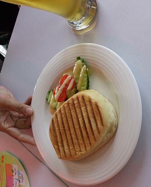 【食評】屏東巷子內吃豪華美食~遇見綠洲庭園咖啡,不虛此行!#屏東景點#屏東美食#趣比比#訂房#Tripbnb.com訂