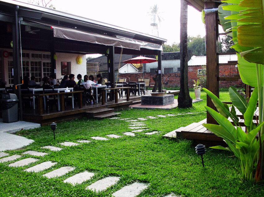 【食評】屏東巷子內吃豪華美食~遇見綠洲庭園咖啡,不虛此行!#屏東景點#屏東美食#趣比比#訂房#Tripbnb.com訂