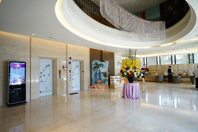 台中市北屯區台中兆品酒店》親子飯店頂樓游泳池、兒童遊樂設施,四人房不到2500元,近中清交流道及中彰快速道路